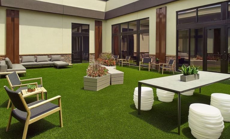 Picnic area perfect for coworking at Atlanta Marriott Northwest At Galleria.