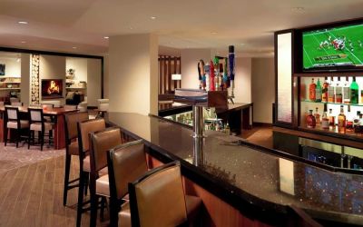 Hotel bar at Atlanta Marriott Northwest At Galleria.
