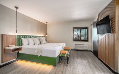 Day use room with TV and natural light at LYFE INN & SUITES By AGA.