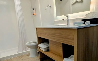 Guest bathroom at Waterfront Inn PHL Airport.
