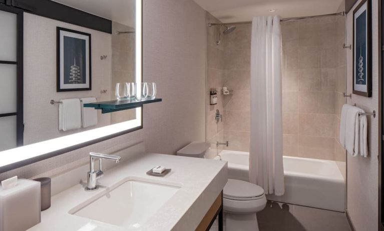 Guest bathroom with shower at Hyatt Regency San Francisco.