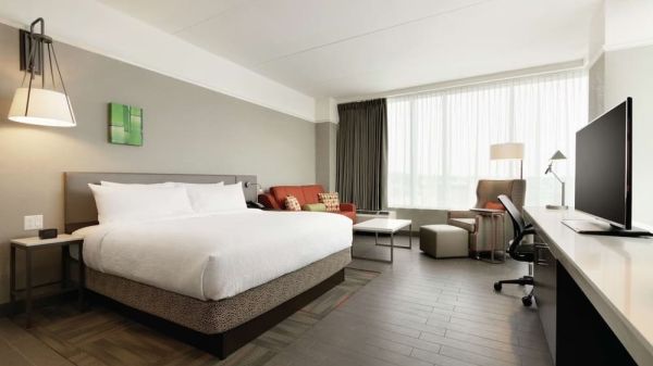 Hotel Hilton Garden Inn Calgary Downtown image