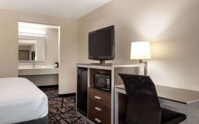 Days Inn By Wyndham San Antonio Near Fiesta Park