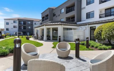 Garden and terrace seating at Best Western Plus Elgin - Chicago.
