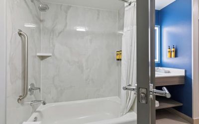 Guest bathroom at Best Western Plus Elgin - Chicago.