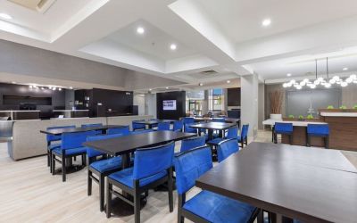 Dining area at Best Western Plus Elgin - Chicago.
