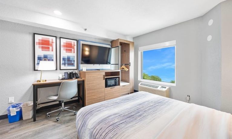 Day use room at AmericInn By Wyndham Urbana.