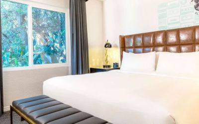 Day use room at Montrose At Beverly Hills.