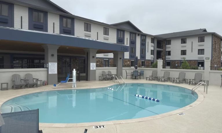 Outdoor pool at Clarion Pointe.