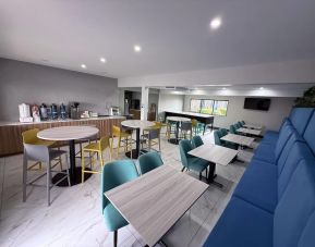 Dining room at Clarion Pointe.
