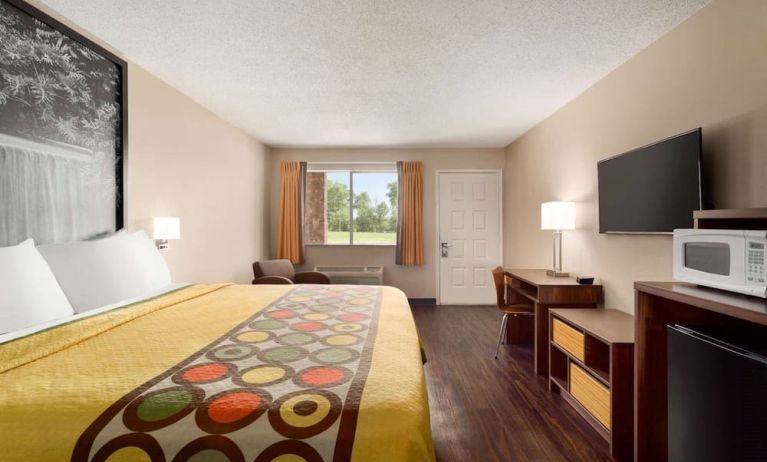 Day use room at Super 8 By Wyndham Universal City.