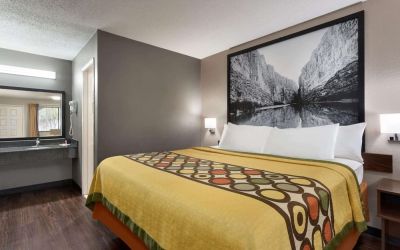 Day use room at Super 8 By Wyndham Universal City.