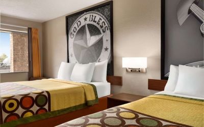 Day use room at Super 8 By Wyndham Universal City.