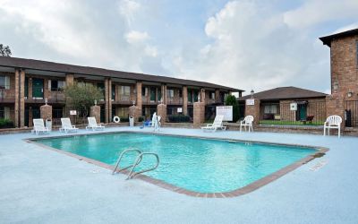 Outdoor pool at Super 8 By Wyndham Universal City.
