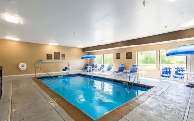Indoor pool at Comfort Inn & Suites North Aurora - Naperville.