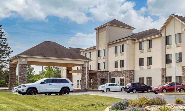 Parking available at Comfort Inn & Suites North Aurora - Naperville.