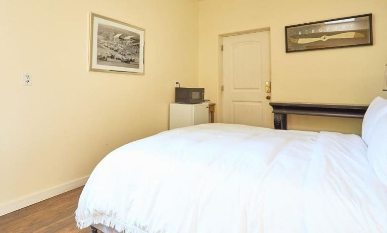 Day  use room at Beverly Hills Spanish.