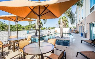Outdoor terrace at Sleep Inn & Suites Port Charlotte - Punta Gorda.