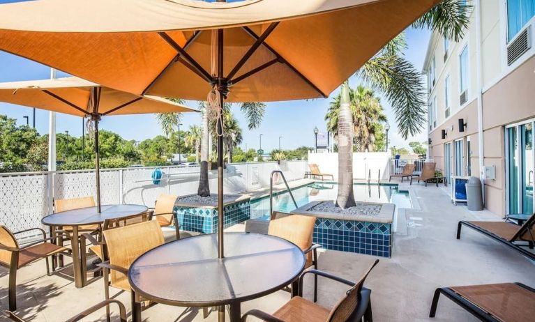 Outdoor terrace at Sleep Inn & Suites Port Charlotte - Punta Gorda.