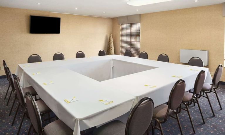 Meeting room at Days Inn By Wyndham Brantford.