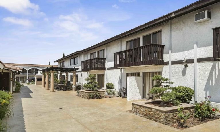 Outdoor terrace at Lemon Tree Hotel & Suites Anaheim.