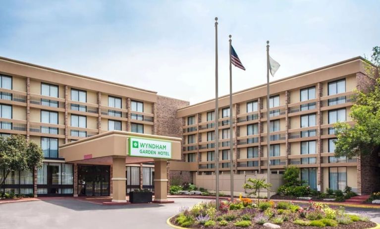 Hotel exterior at Wyndham Garden Schaumburg Chicago Northwest.