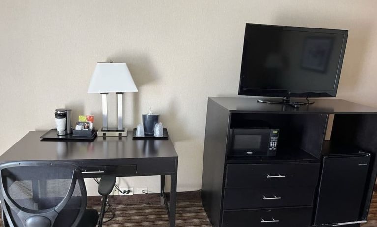 Work desk at Wyndham Garden Schaumburg Chicago Northwest.