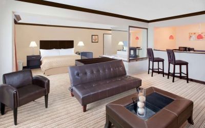 Lounge area at Wyndham Garden Schaumburg Chicago Northwest.