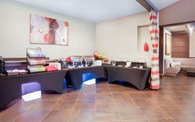 Breakfast available at Wyndham Garden Schaumburg Chicago Northwest.