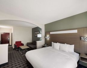 Quality Inn & Suites Irving DFW Airport South, Irving