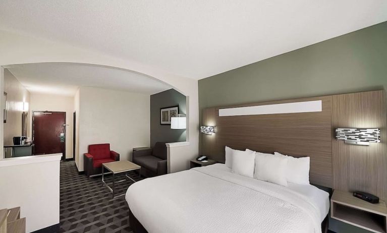 Quality Inn & Suites Irving DFW Airport South, Irving