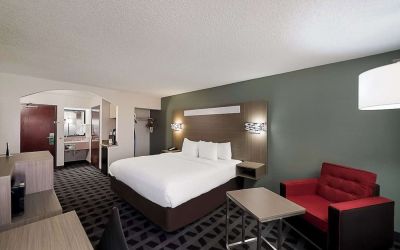 Quality Inn & Suites Irving DFW Airport South