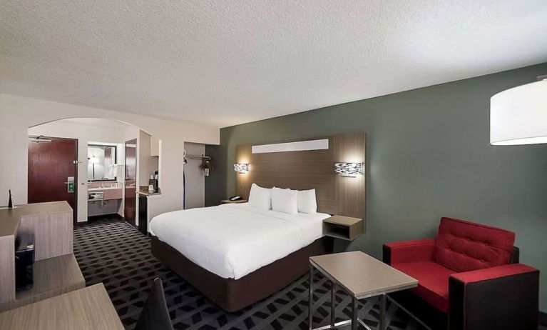 Quality Inn & Suites Irving DFW Airport South, Irving