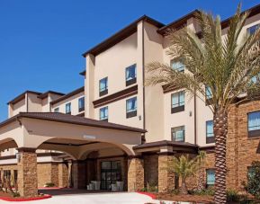 Hotel exterior at Wyndham Lake Charles.