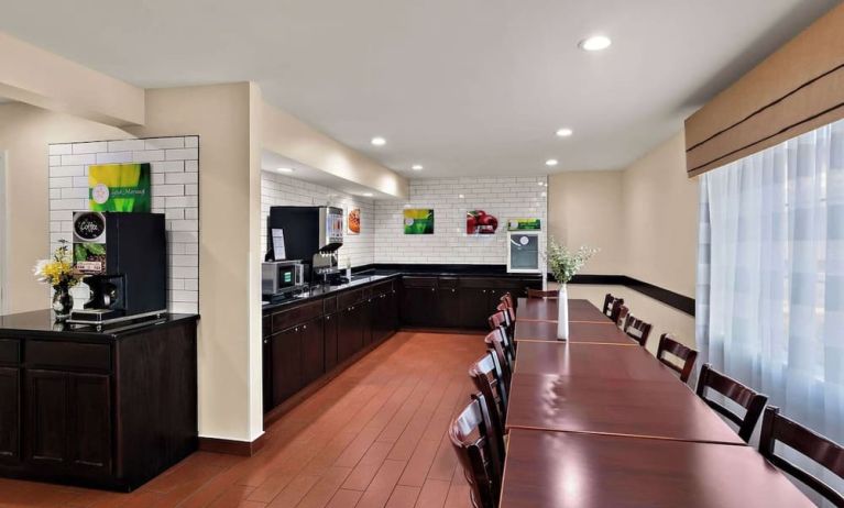 Dining room at Quality Inn Memphis Northeast Near I-40.