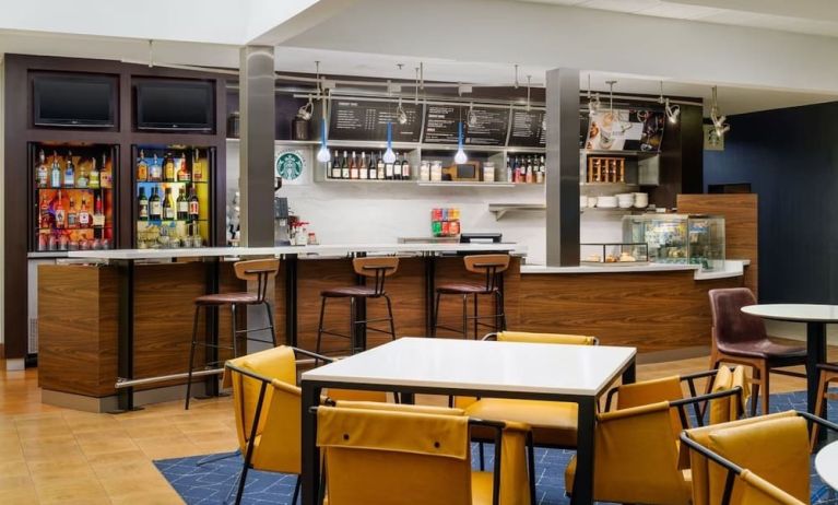 Restaurant at Courtyard By Marriott Columbus Worthington.