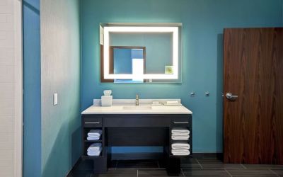 Guest bathroom at Home2 Suites El Reno.