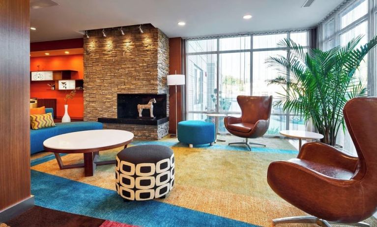 Lobby seating at Fairfield Inn & Suites By Marriott Alexandria.