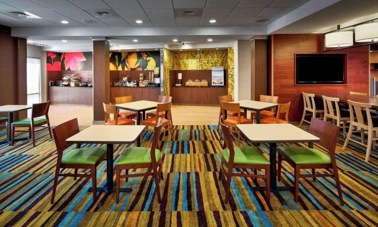 Restaurant at Fairfield Inn & Suites By Marriott Alexandria.