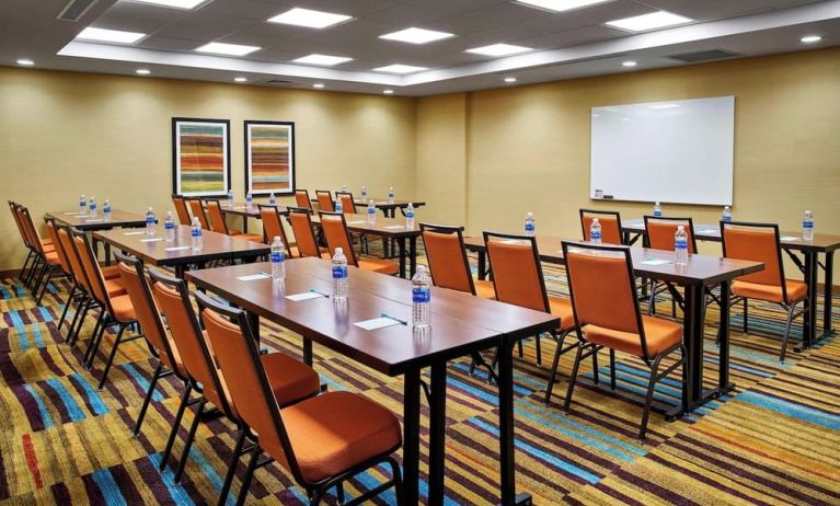 Meeting room at Fairfield Inn & Suites By Marriott Alexandria.