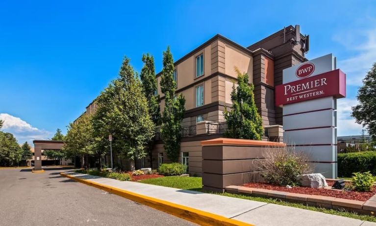 Hotel exterior at Best Western Premier Toronto Airport Carlingview.