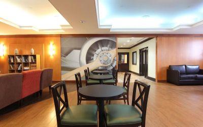Dining room at Best Western Premier Toronto Airport Carlingview.