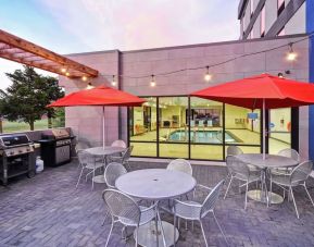Outdoor terrace at Home2 Suites By Hilton El Reno.
