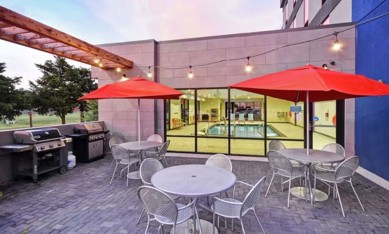 Outdoor terrace at Home2 Suites By Hilton El Reno.