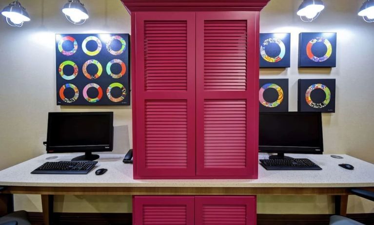 Business center at Home2 Suites By Hilton El Reno.