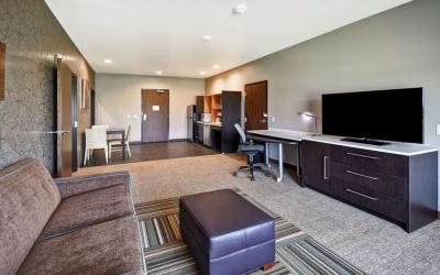 TV lounge area at Home2 Suites By Hilton El Reno.