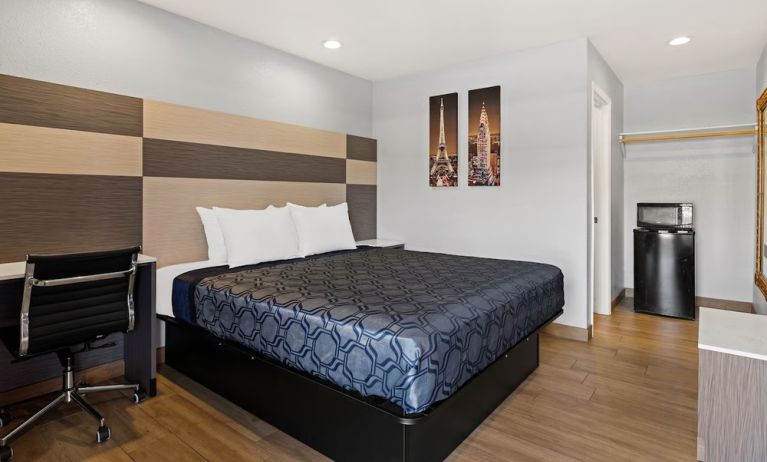 Day use room at Bay Breeze Inn.
