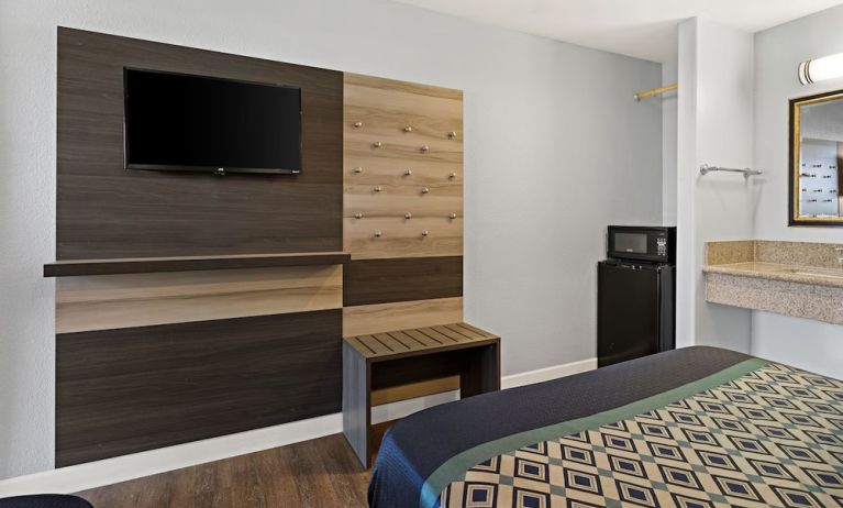 Day use room at Bay Breeze Inn.