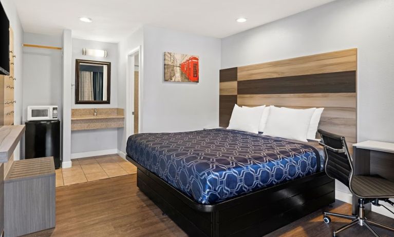 Day use room at Bay Breeze Inn.