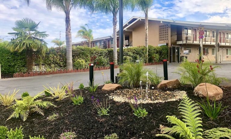 Property outdoor at Bay Breeze Inn.